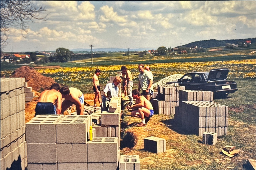 Bau der Bratwurstbude (1988)